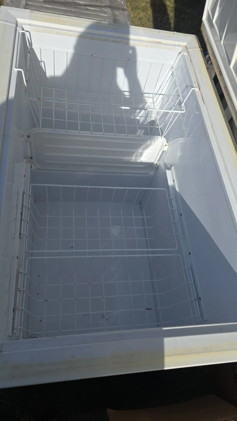 White Chest Freezer - photo 2