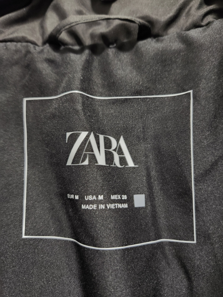Zara Puffer Vest - Black, Size Medium - photo 3