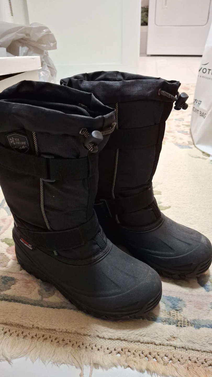 Ice Fields Black Winter Boots Size 9