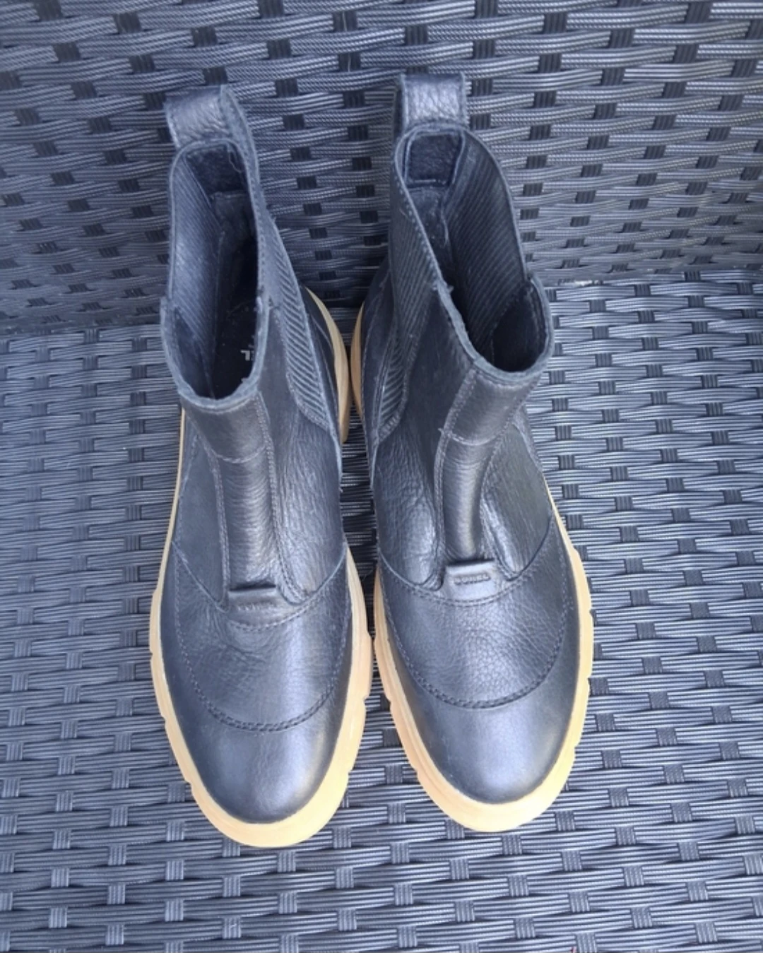 Sorel black leather platform boots - photo 3