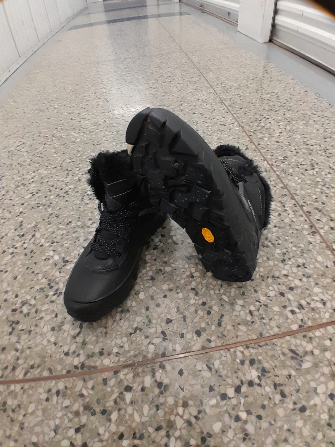 Merrell black winter boots Women's Size 8.5 - photo 2