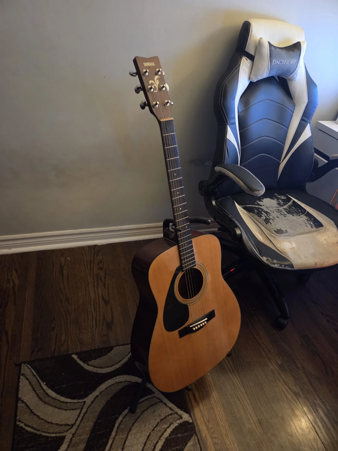 Yamaha Acoustic Guitar - photo 2