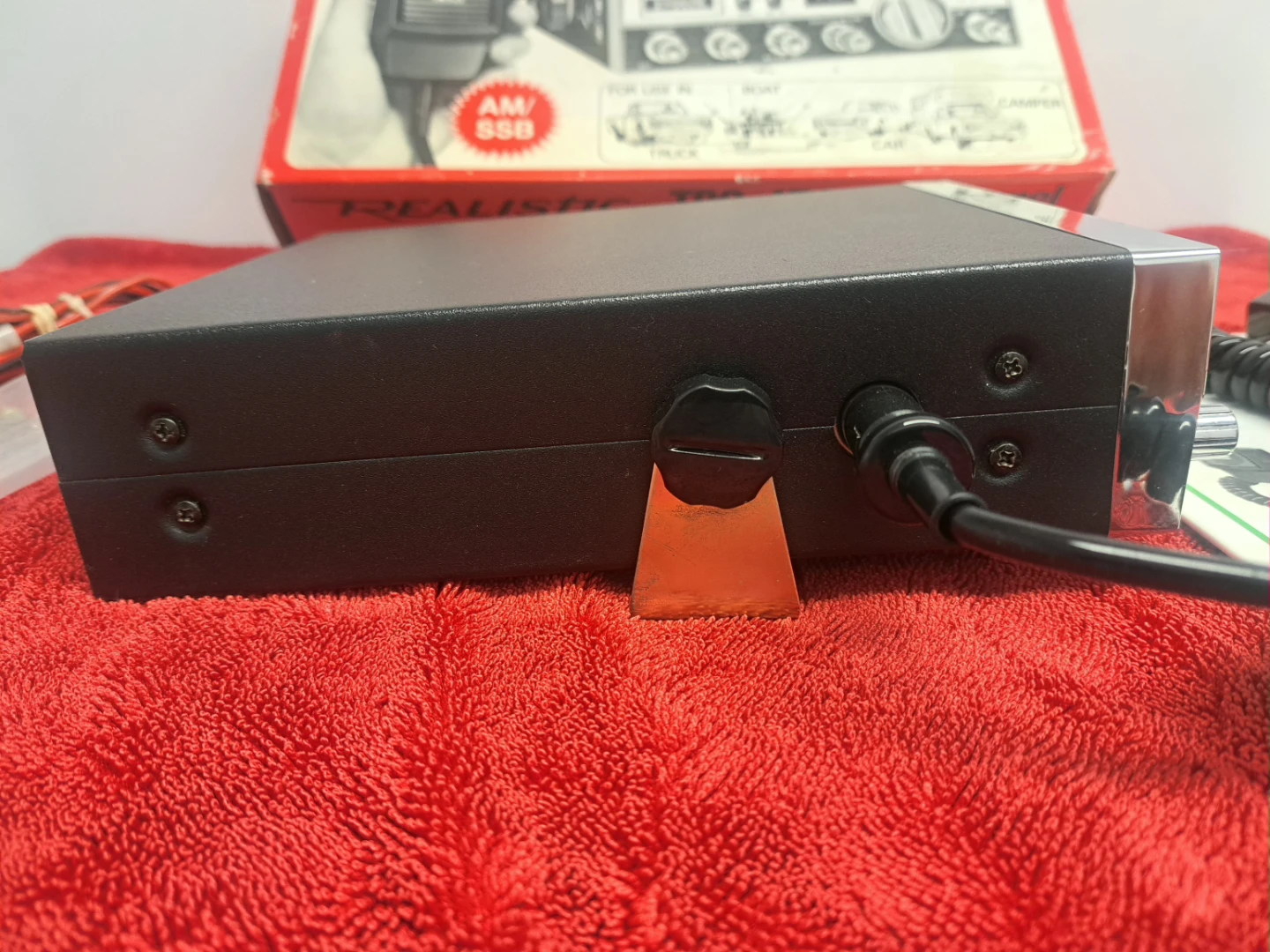 Realistic TRC-451 40 Channel CB - photo 5