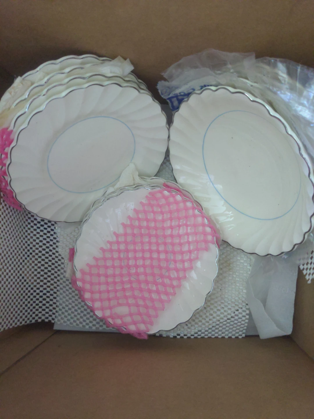 Aynsley The Chelsea Fine Bone China Plates
