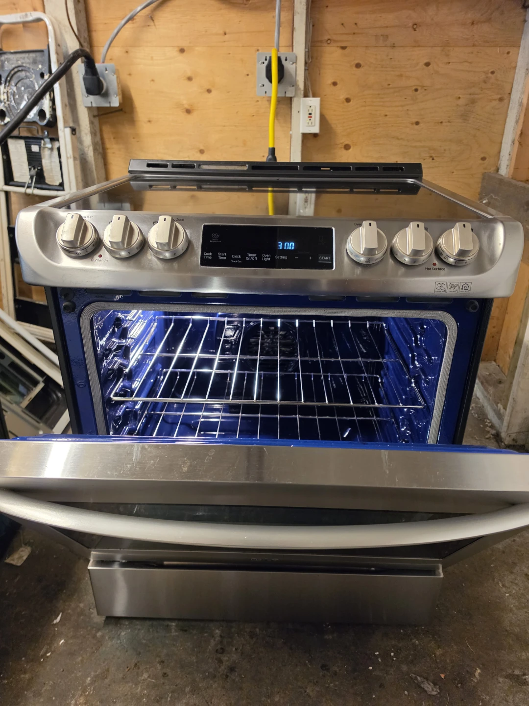 Delivery Available - LG  Stainless Steel  4 Years Old - photo 5