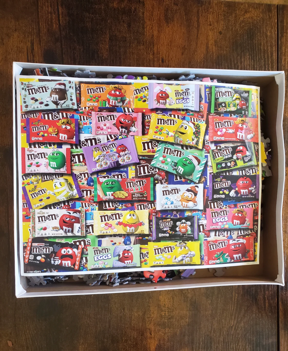 White Mountain M&M's 1000 Piece Jigsaw Puzzle...complete - photo 2