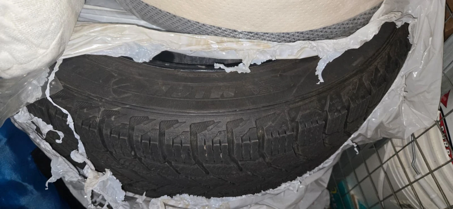 Set of 4 Michelin Winter Tires - photo 2