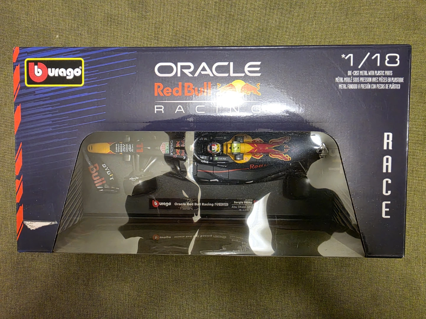 Bburago Oracle Red Bull Racing RB19 1/18 Die-cast Model