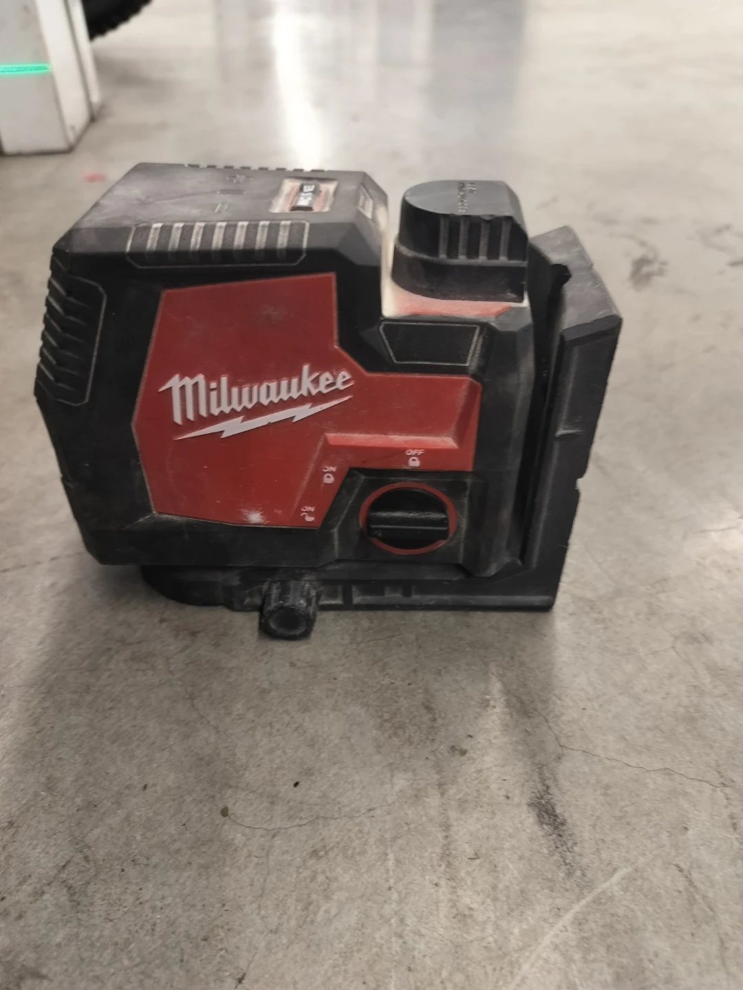 Milwaukee 3521-20 Cross Line Laser