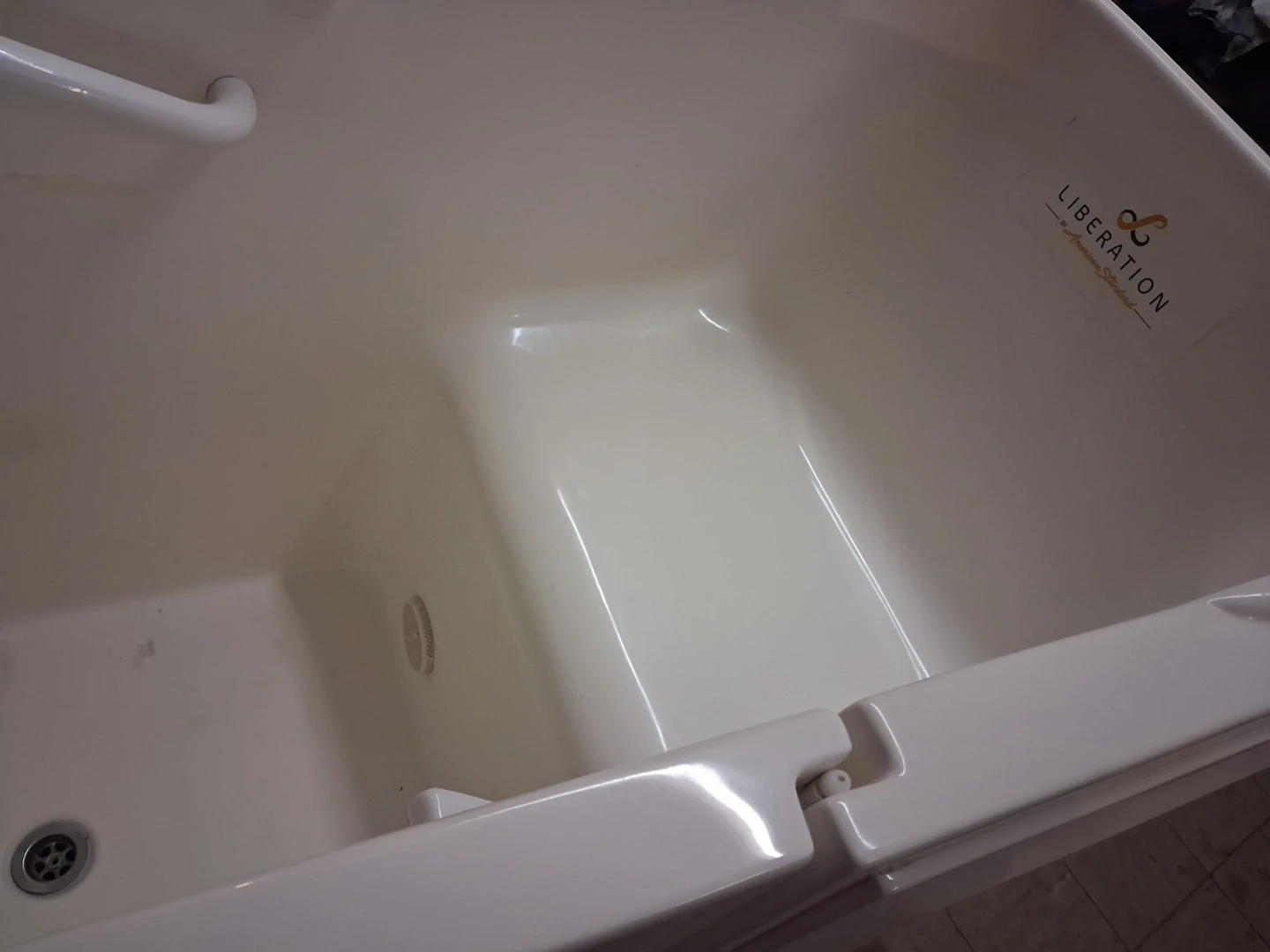 Bathtub - photo 5