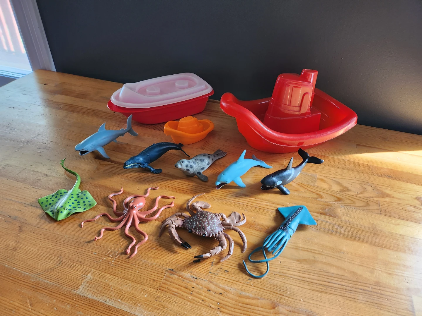Sea Animal Figurines and Toy Boats Set