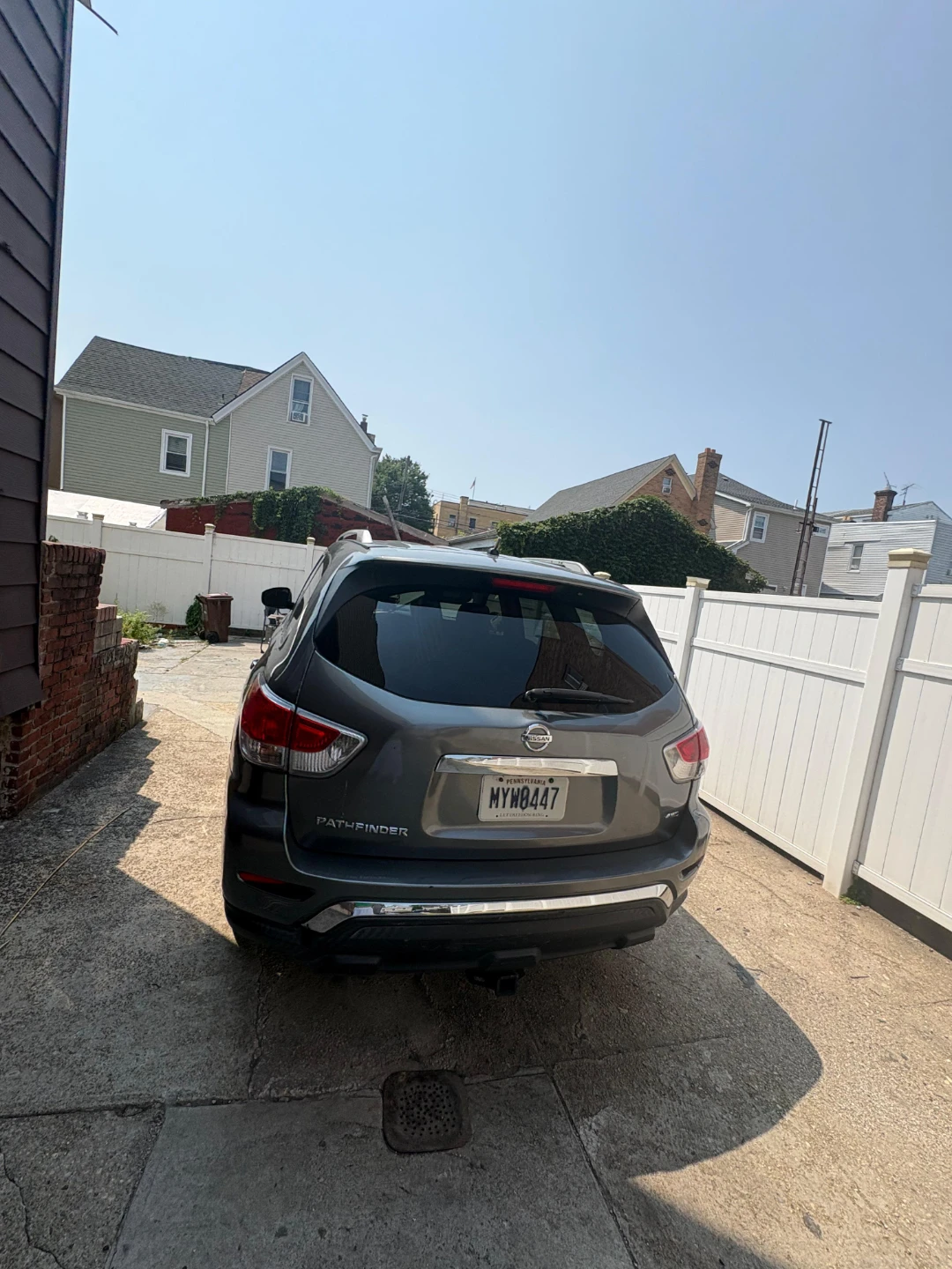 Nissan Pathfinder 4WD SUV - photo 4
