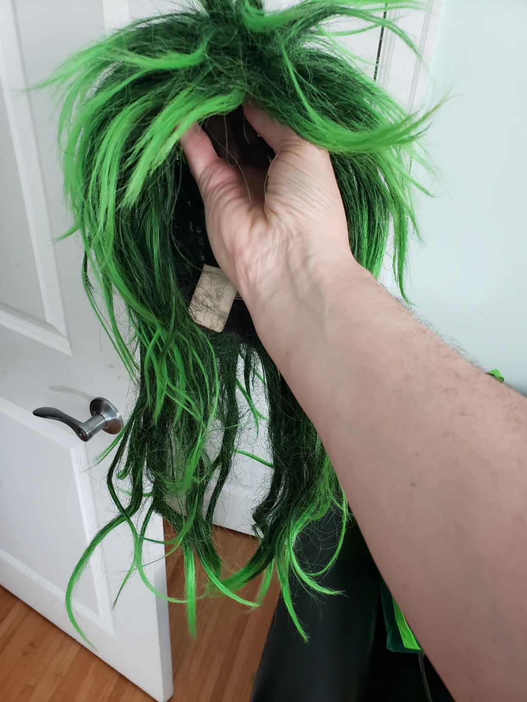 Bright green costume wig - photo 2