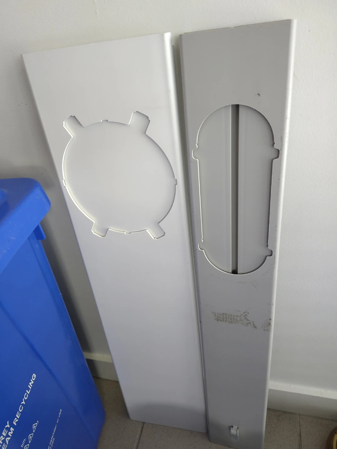FREE - AC duct window covwr