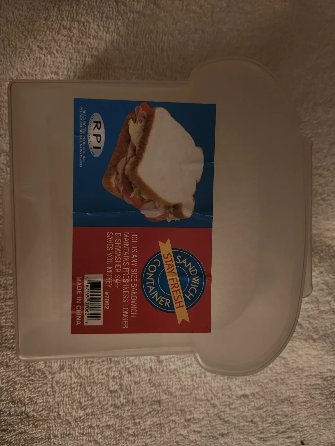 NEW Stay Fresh Sandwich Container Bread shaped, dishwasher safe