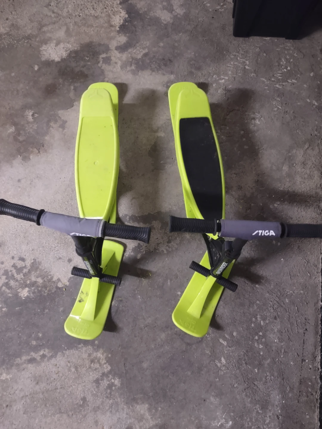 Two Stiga Snowrider Sleds $20  each  or 2 for $30 - photo 2