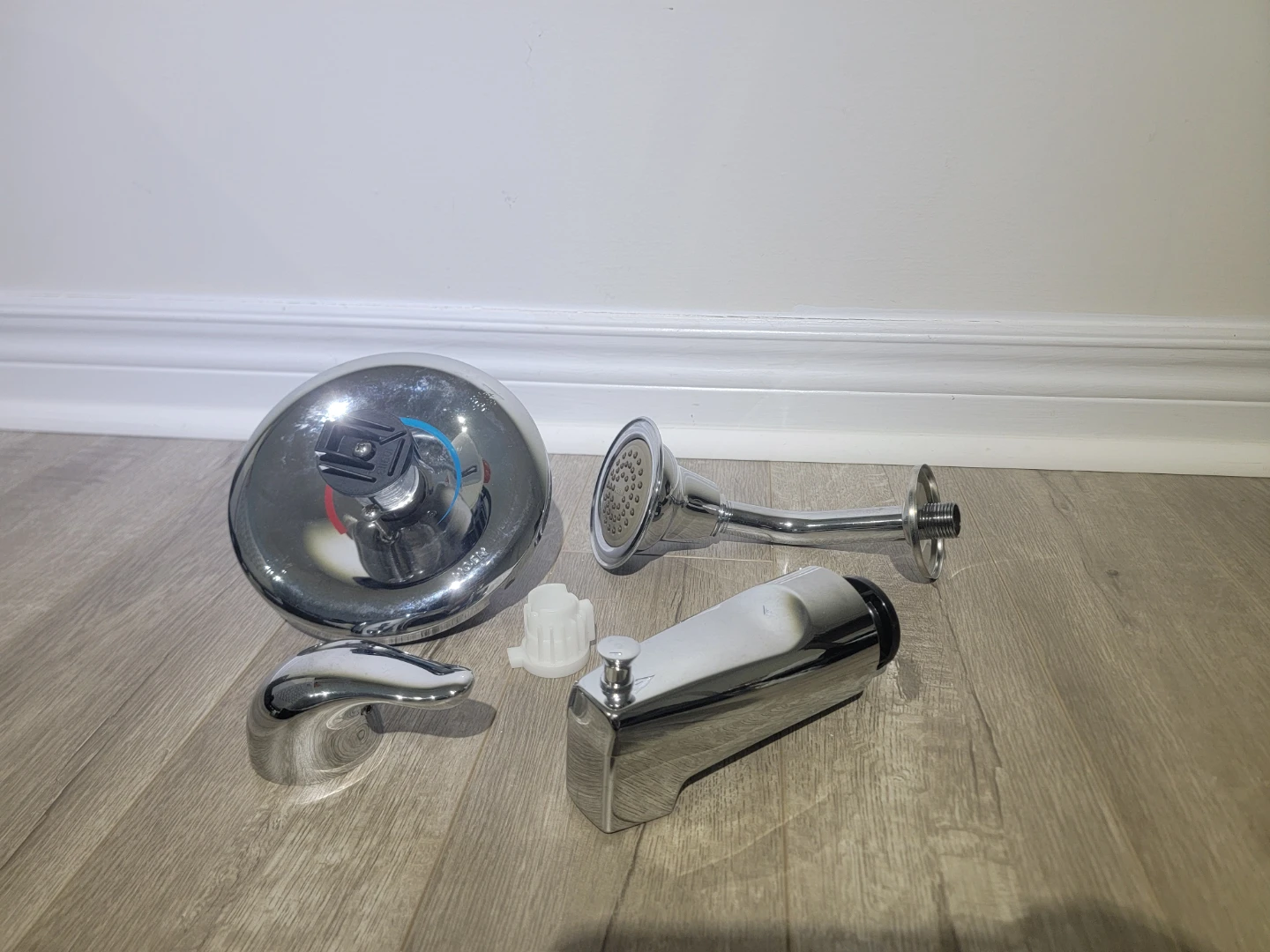 Moen Shower and Tub Faucet Set - photo 2