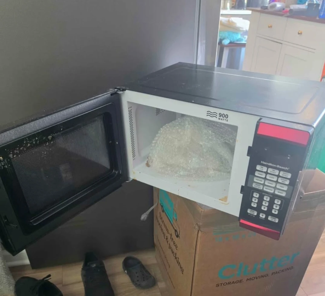 Hamilton Beach 900W Microwave - photo 2
