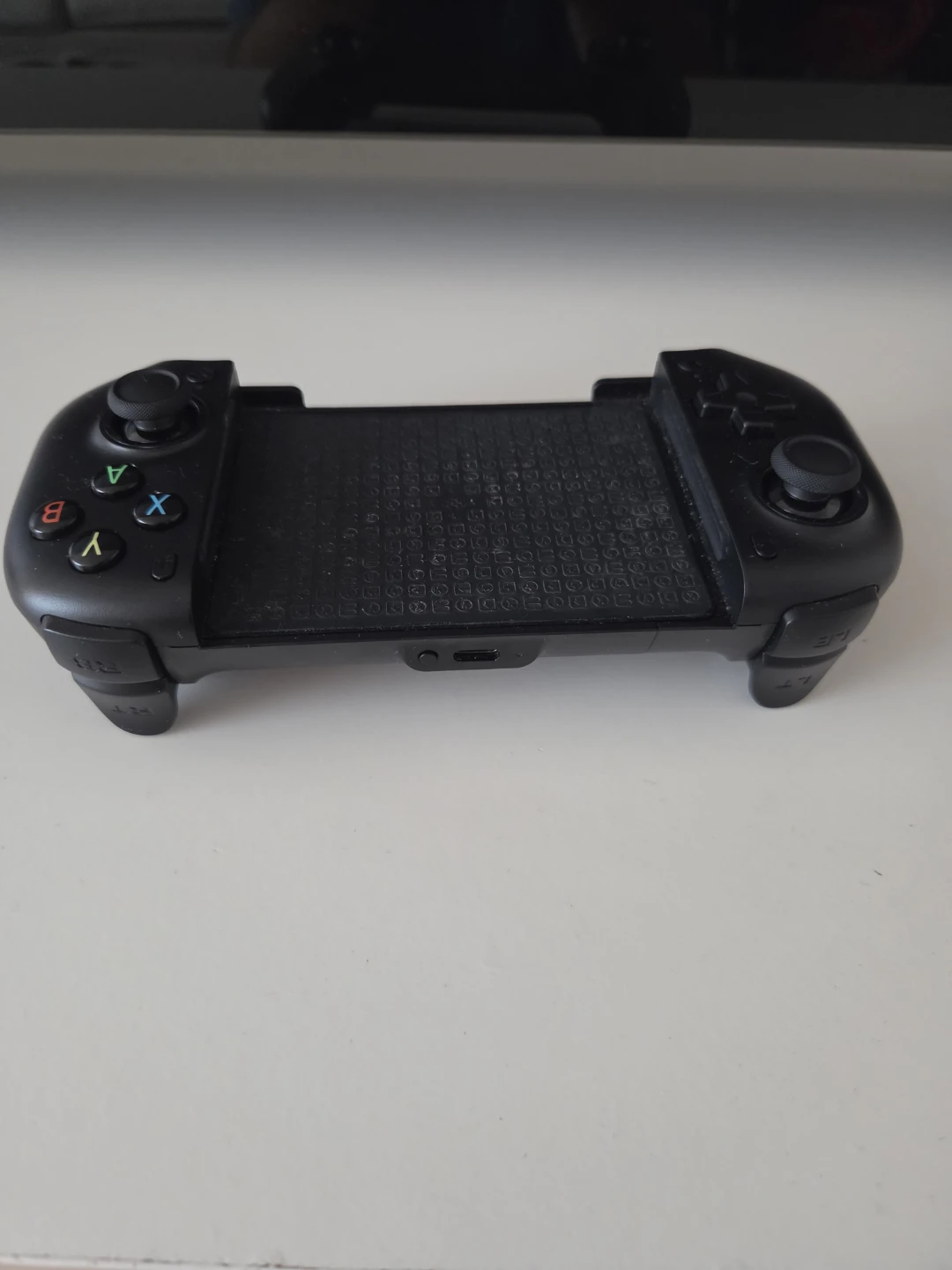 8bitdo Ultimate mobile controller - photo 3