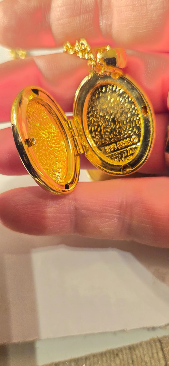Vintage Gold Tone Cameo Locket Necklace - photo 4