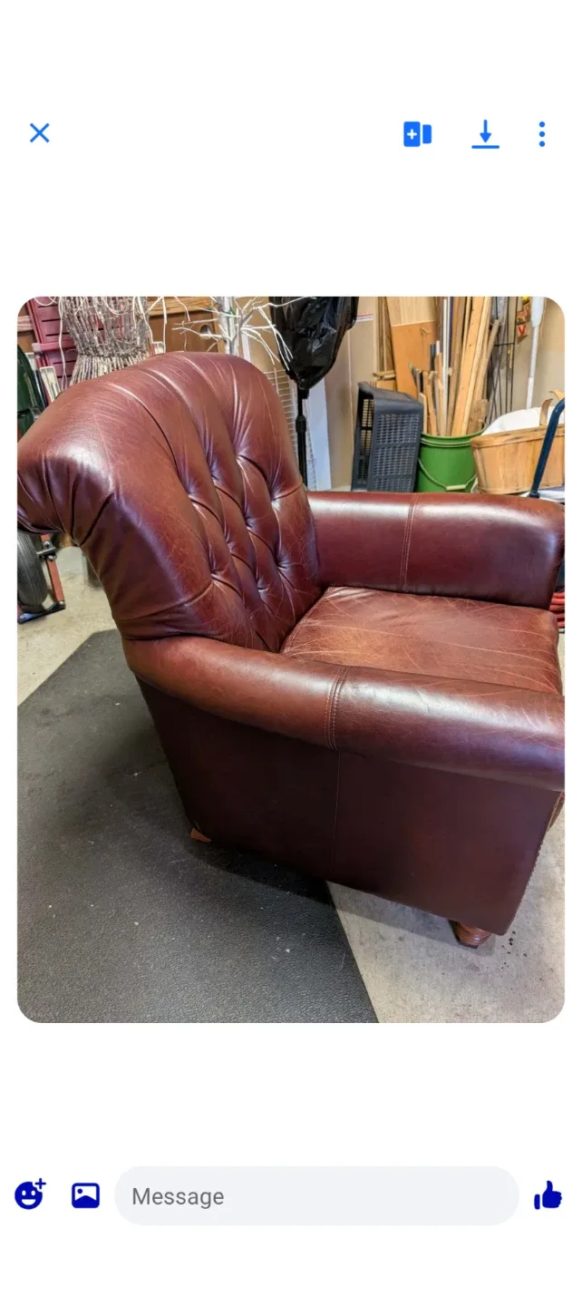 Leather wingback chair - photo 2