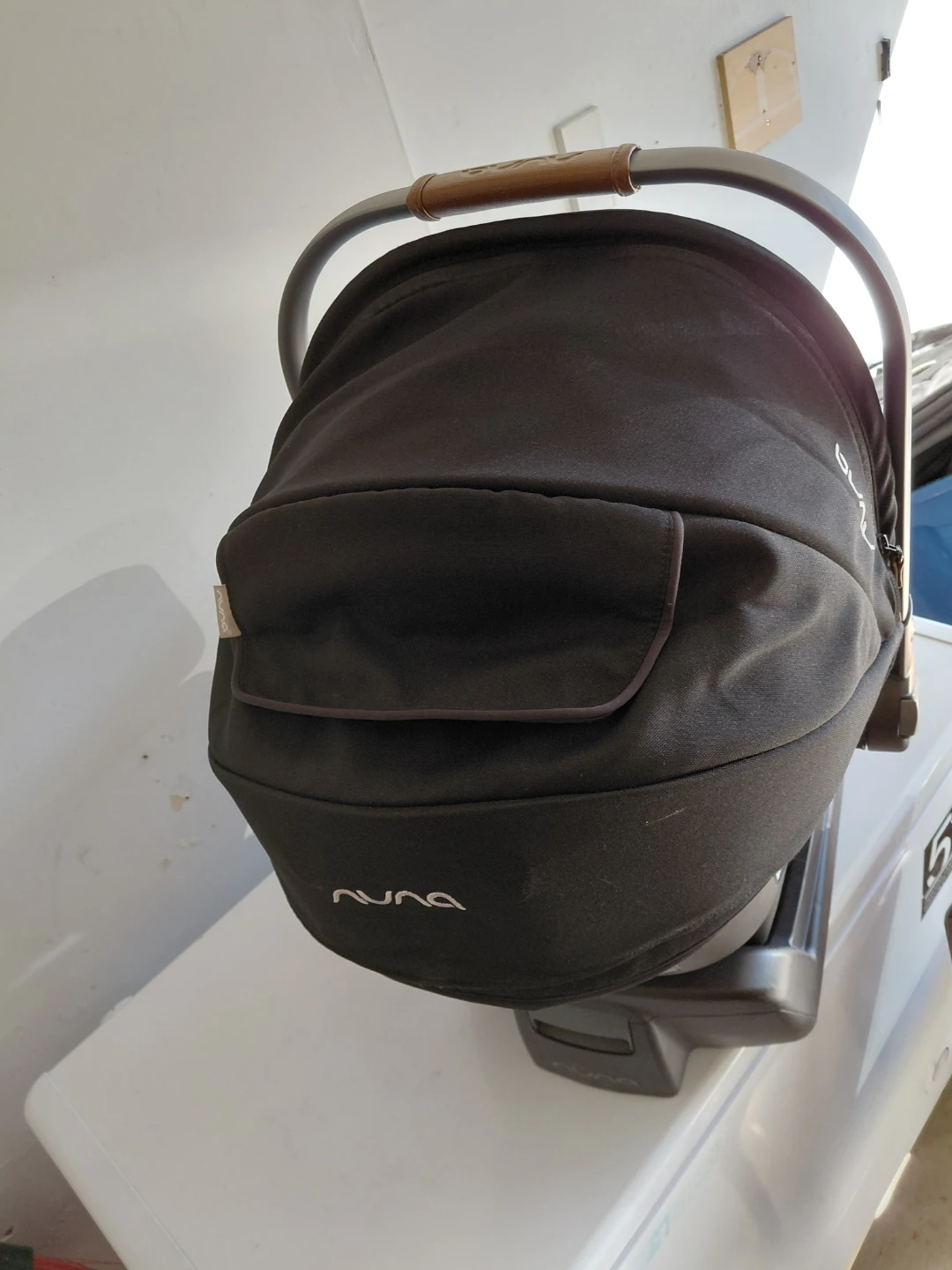 Nuna Infant Car Seat with Base - photo 3