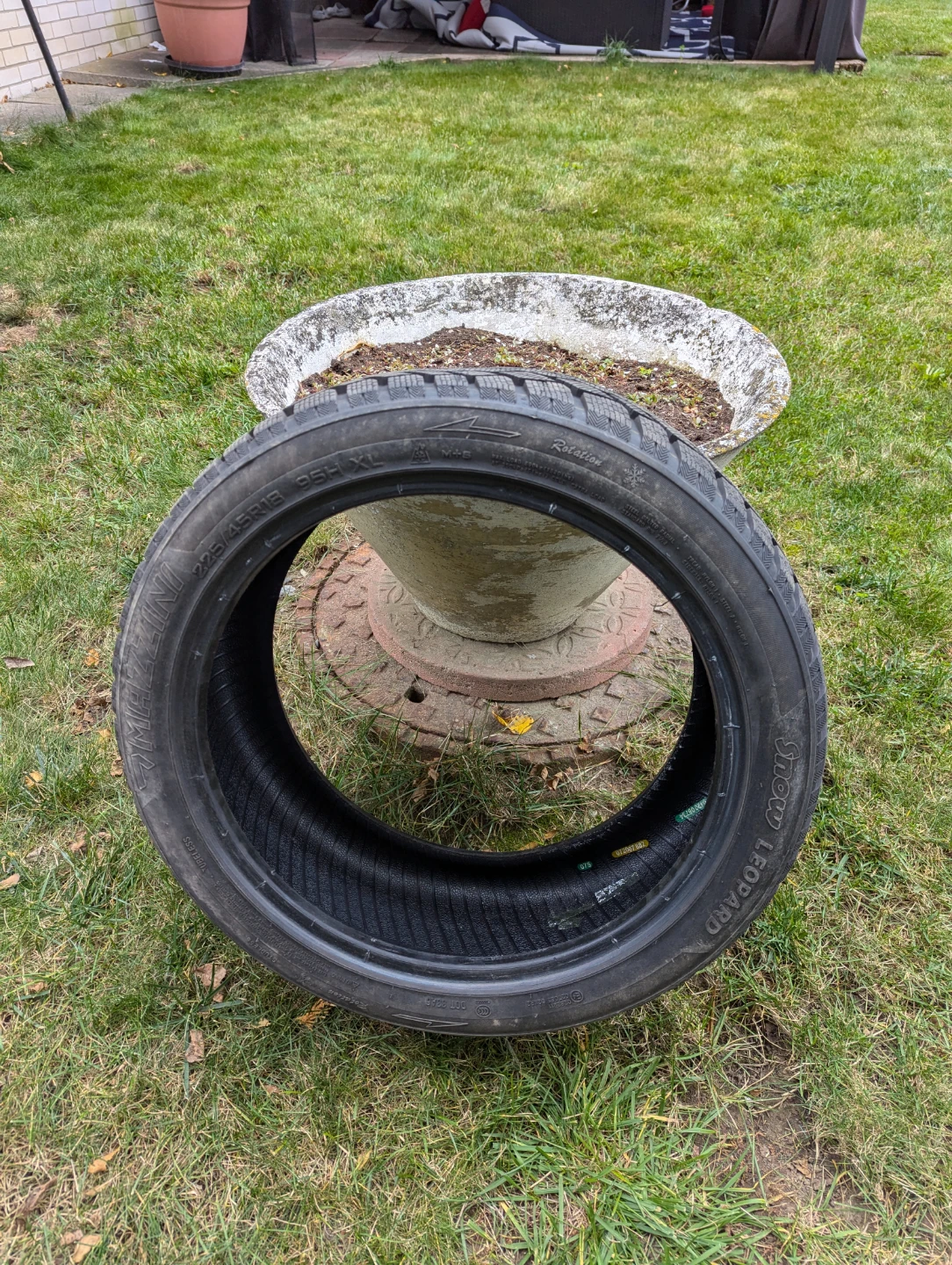 4 Mazzini Snow Leopard 225/45R18 Tire
