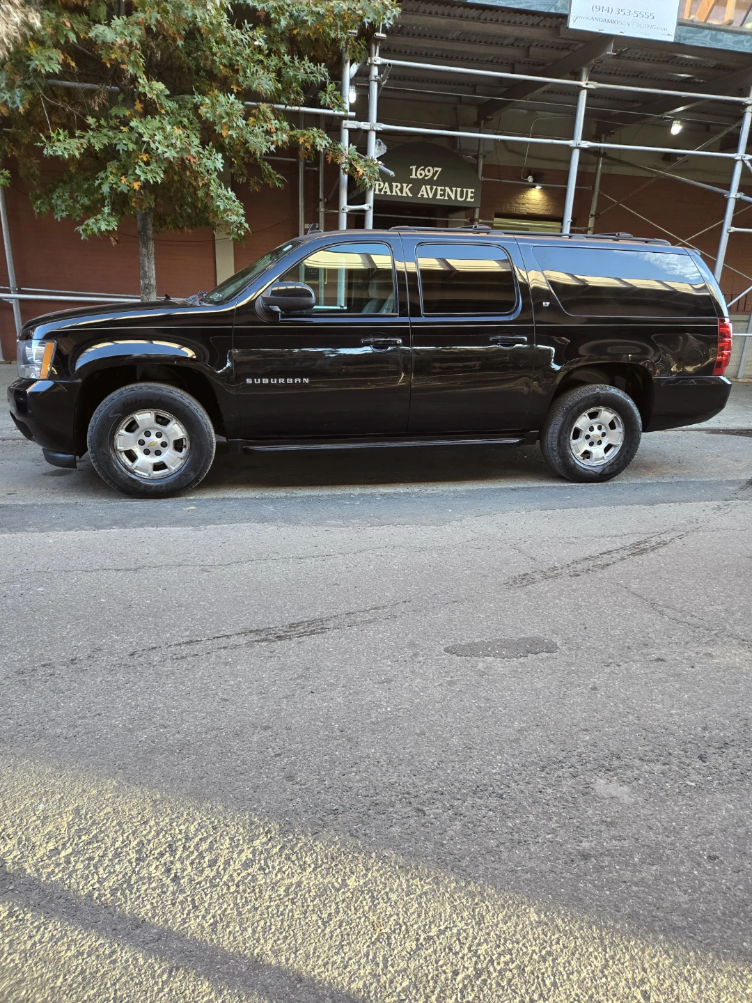 2013 Chevrolet Suburban LT SUV - photo 2