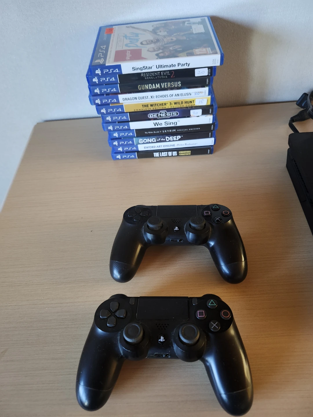 PlayStation 4 Console Bundle with Games and Controllers - photo 2