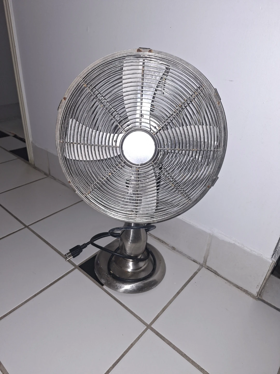 Vintage Style Metal Desk Fan