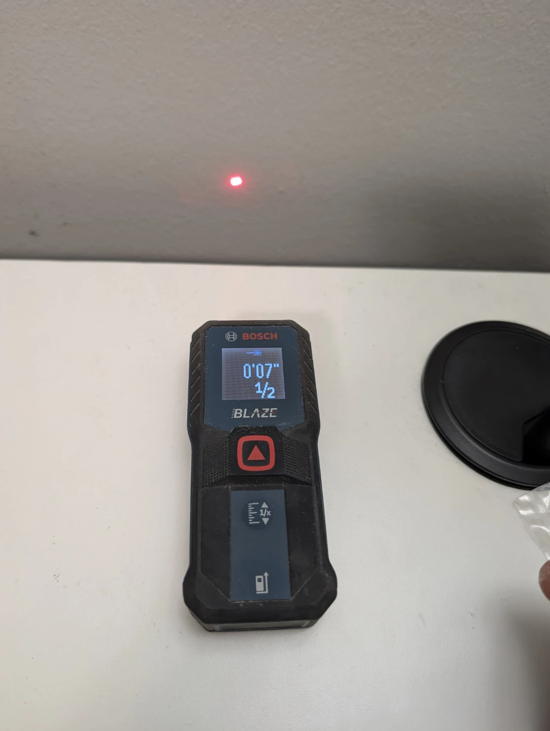 Bosch BLAZE Laser Distance Measure - photo 2