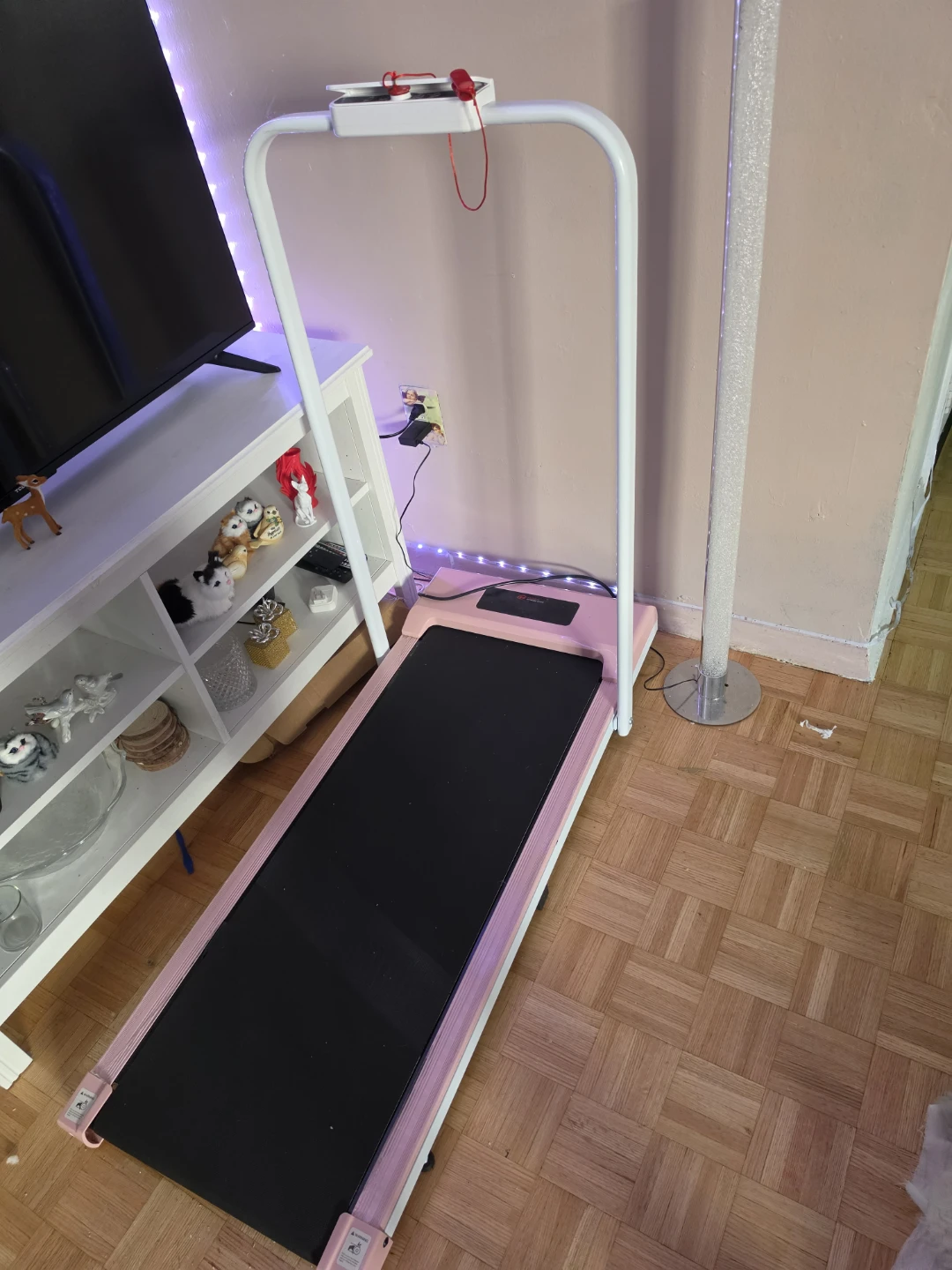 Folding treadmill