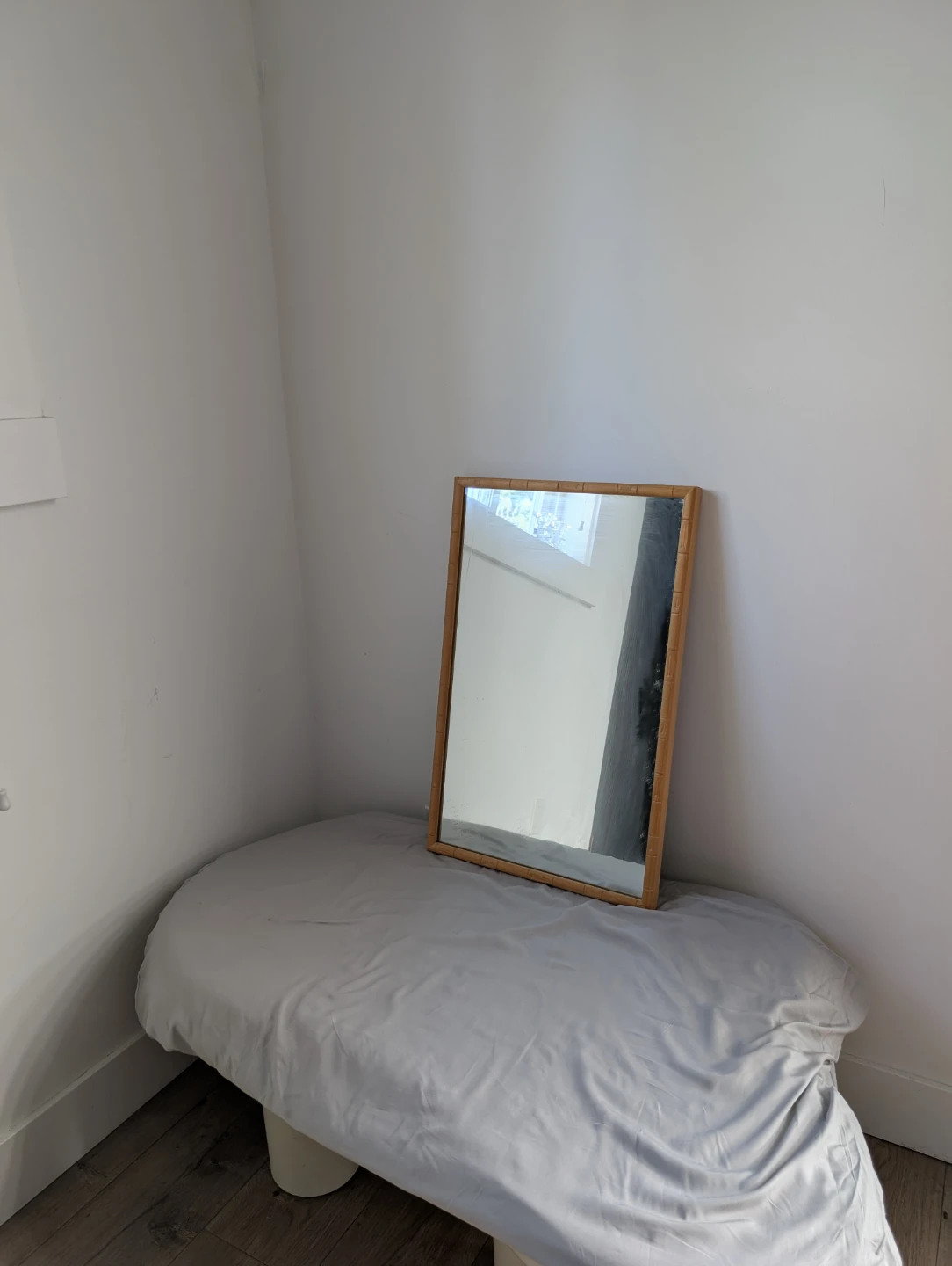 C.I.L. Mir-O-Cron Wall Mirror - photo 2