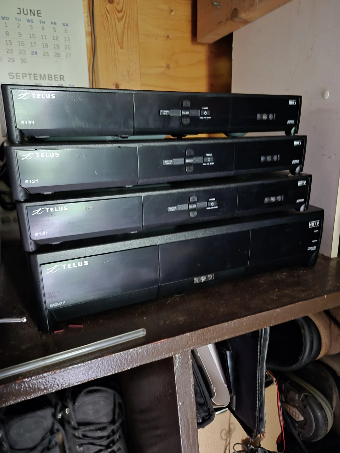 Telus satellite receiver with working remotes and a one pvr - photo 2