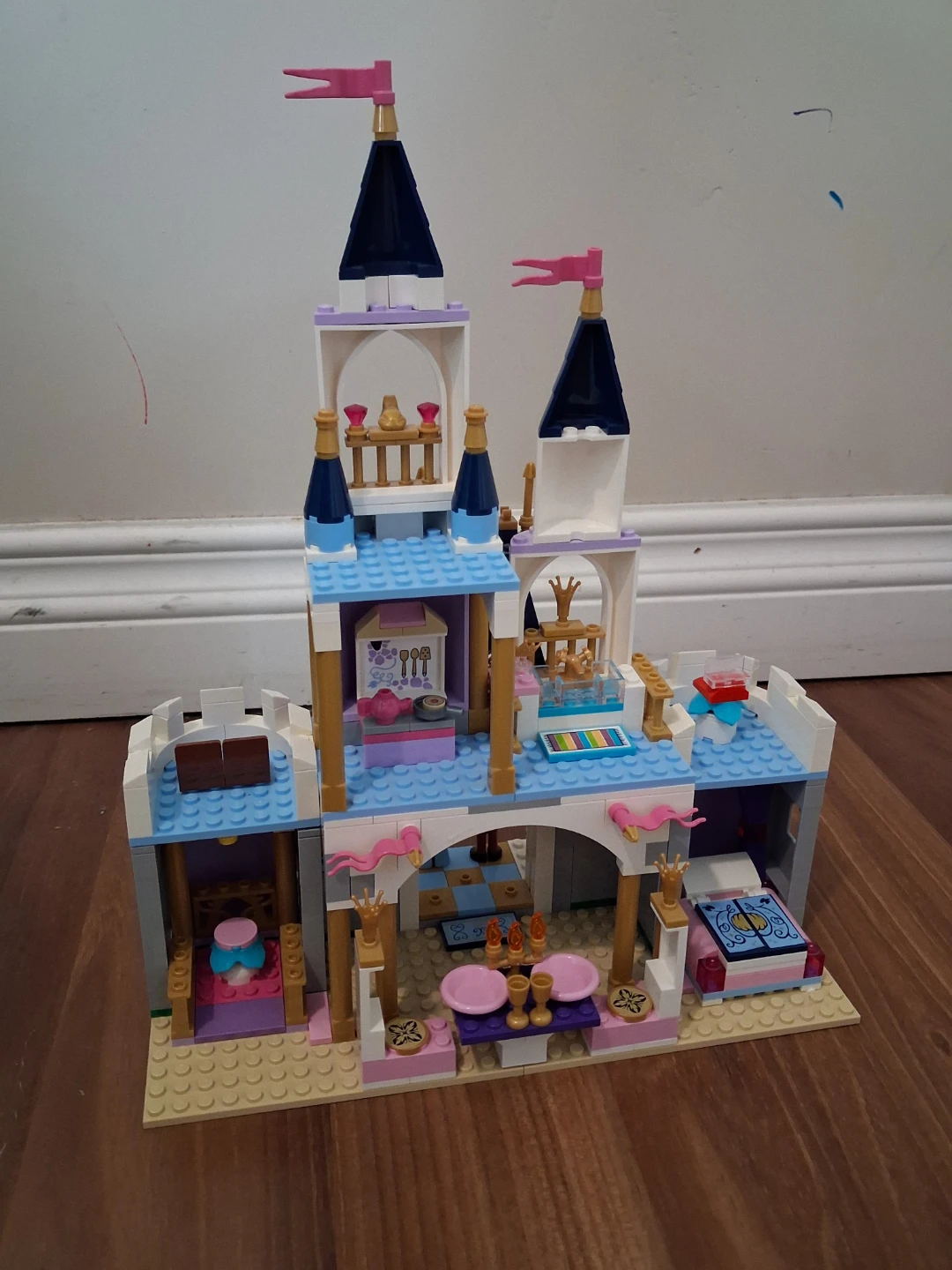 LEGO Disney Cinderella's Dream Castle - photo 2