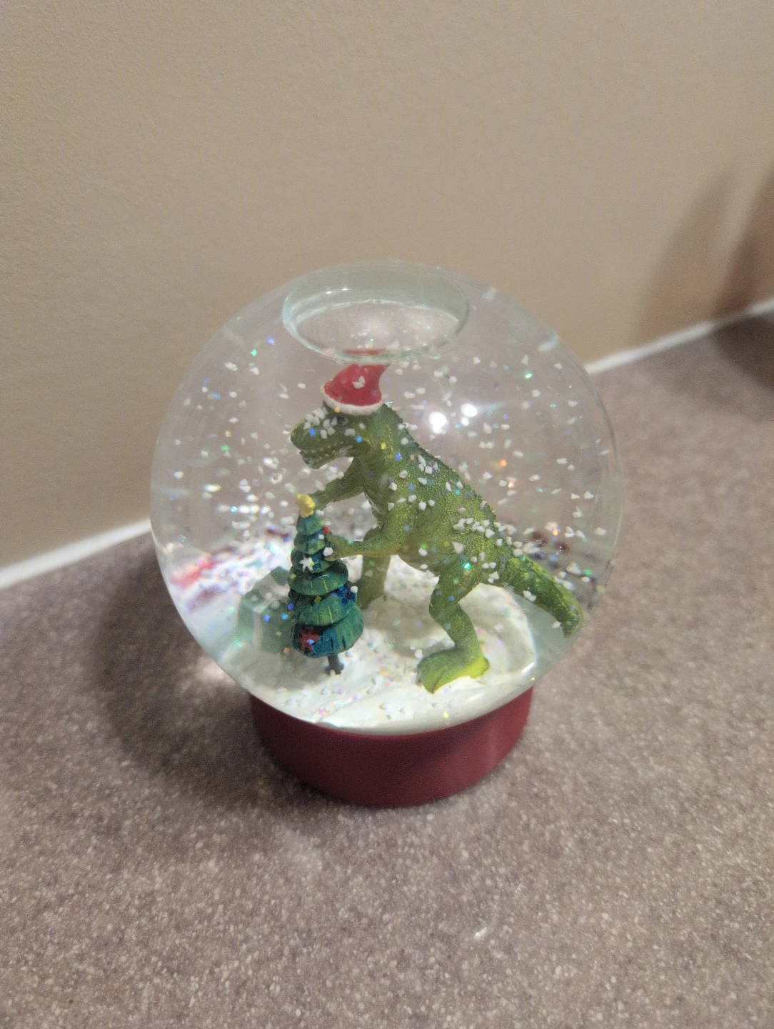 Christmas Dinosaur Snowglobe - photo 2