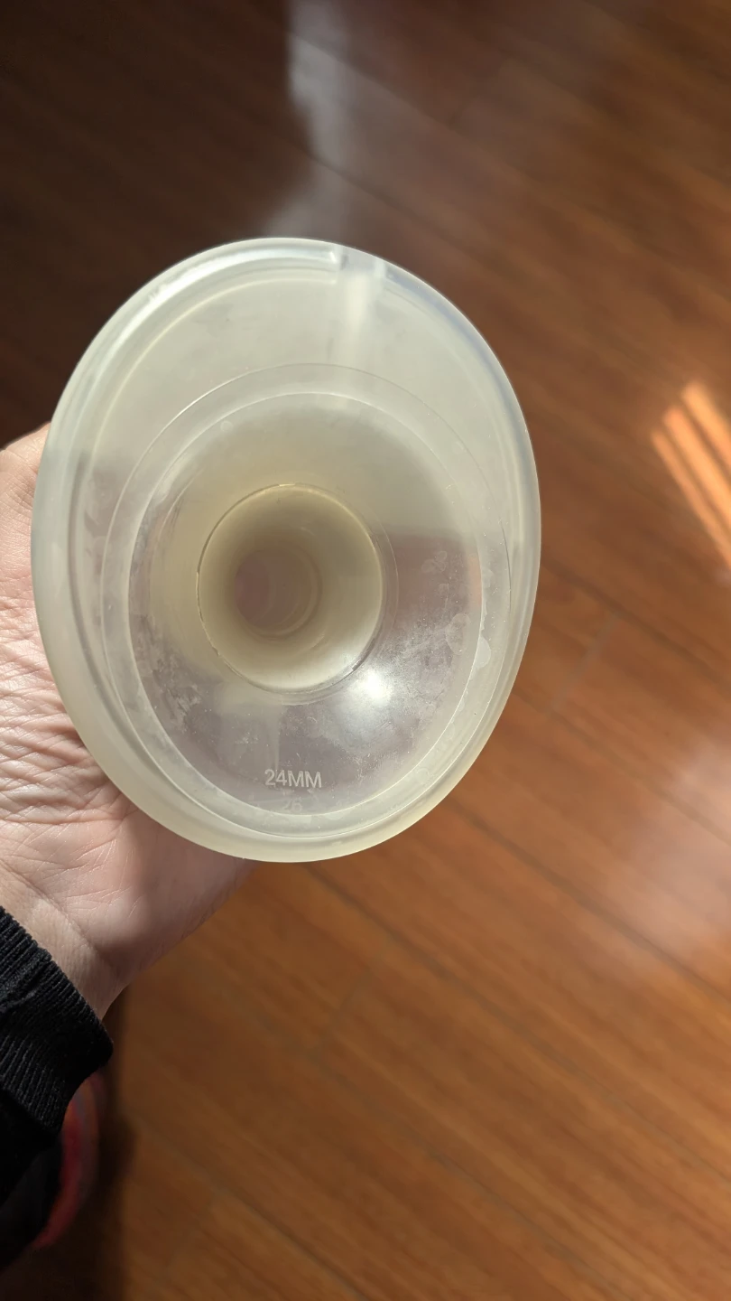 FREE used Momcozy Wearable Breast Pump, WORKS ONLY on LEVEL 9 - photo 3
