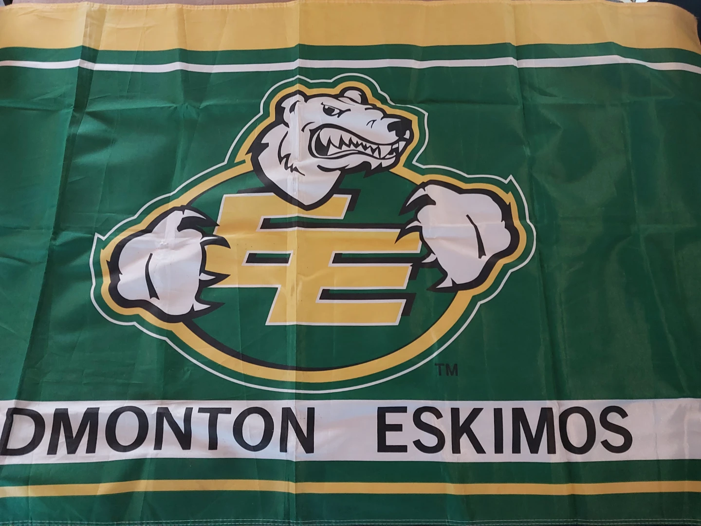 Eskimo edmonton flag and drawstring bags