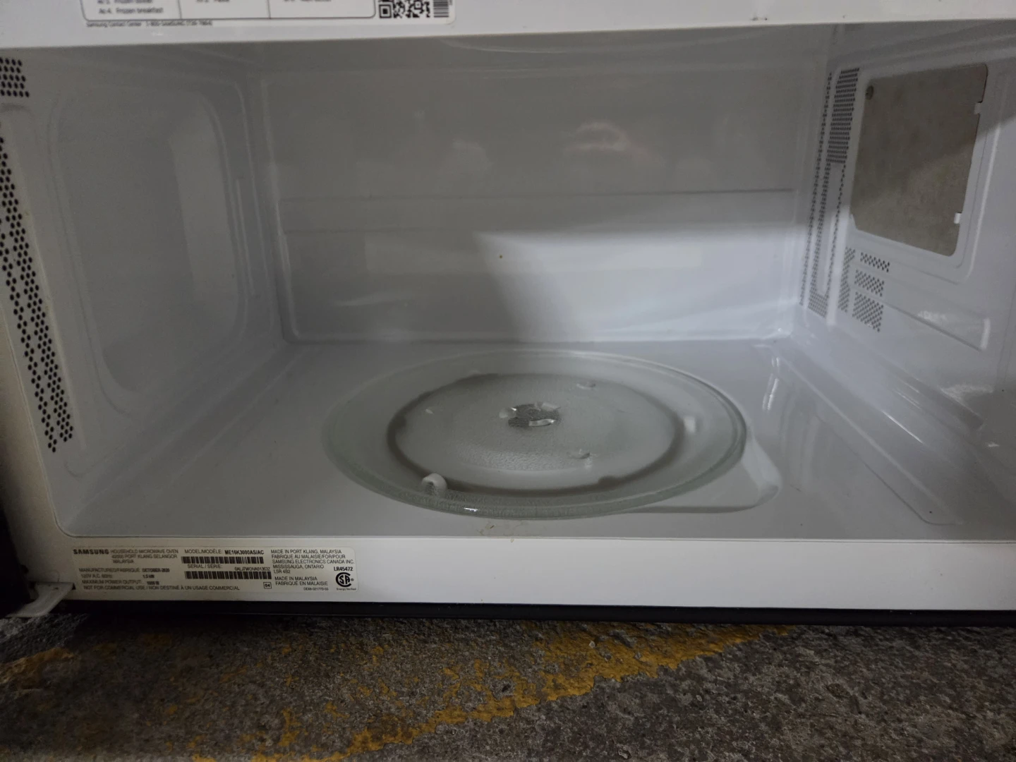Samsung Over-the-Range Microwave - photo 2