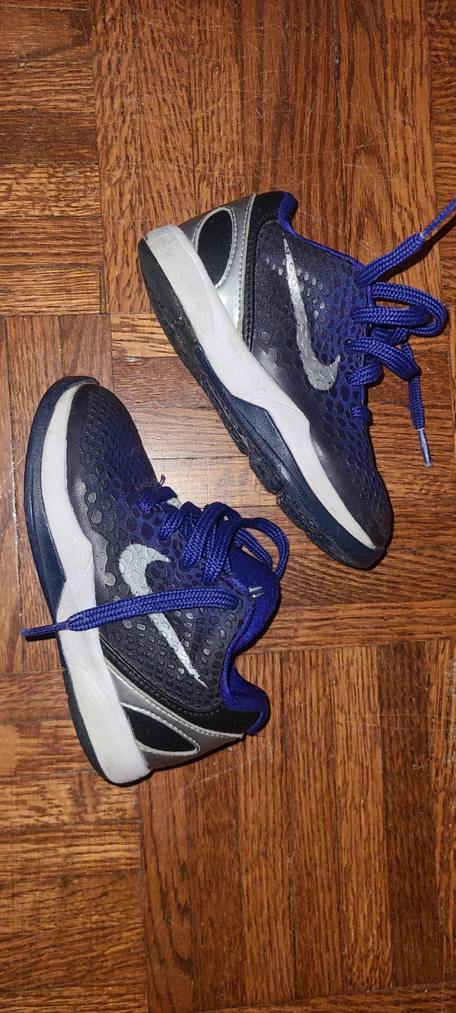 Nike Kobe Bryant Kids Basketball Shoes - photo 2