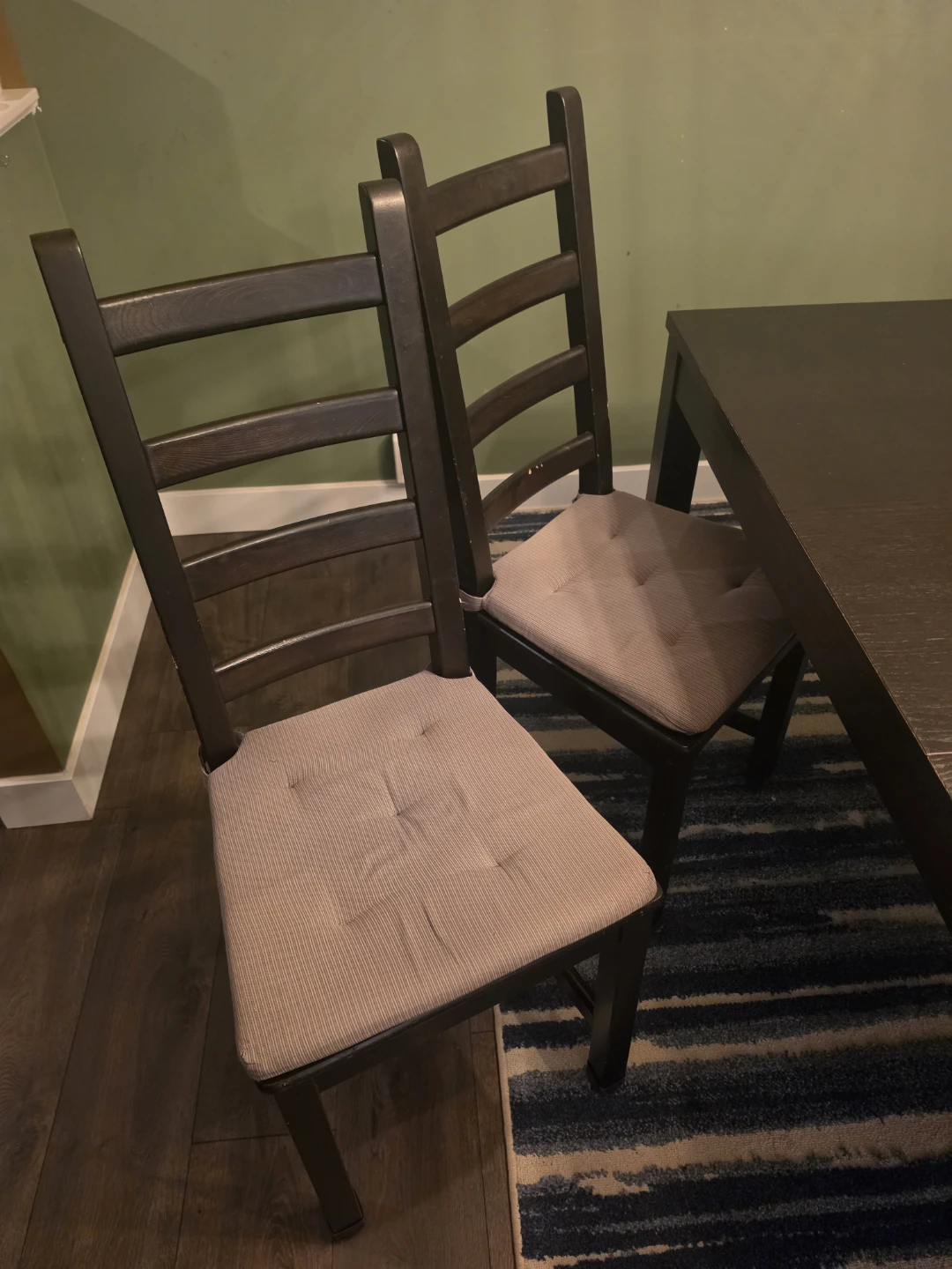 IKEA Extendable Dining Table and 4 Chairs - photo 3