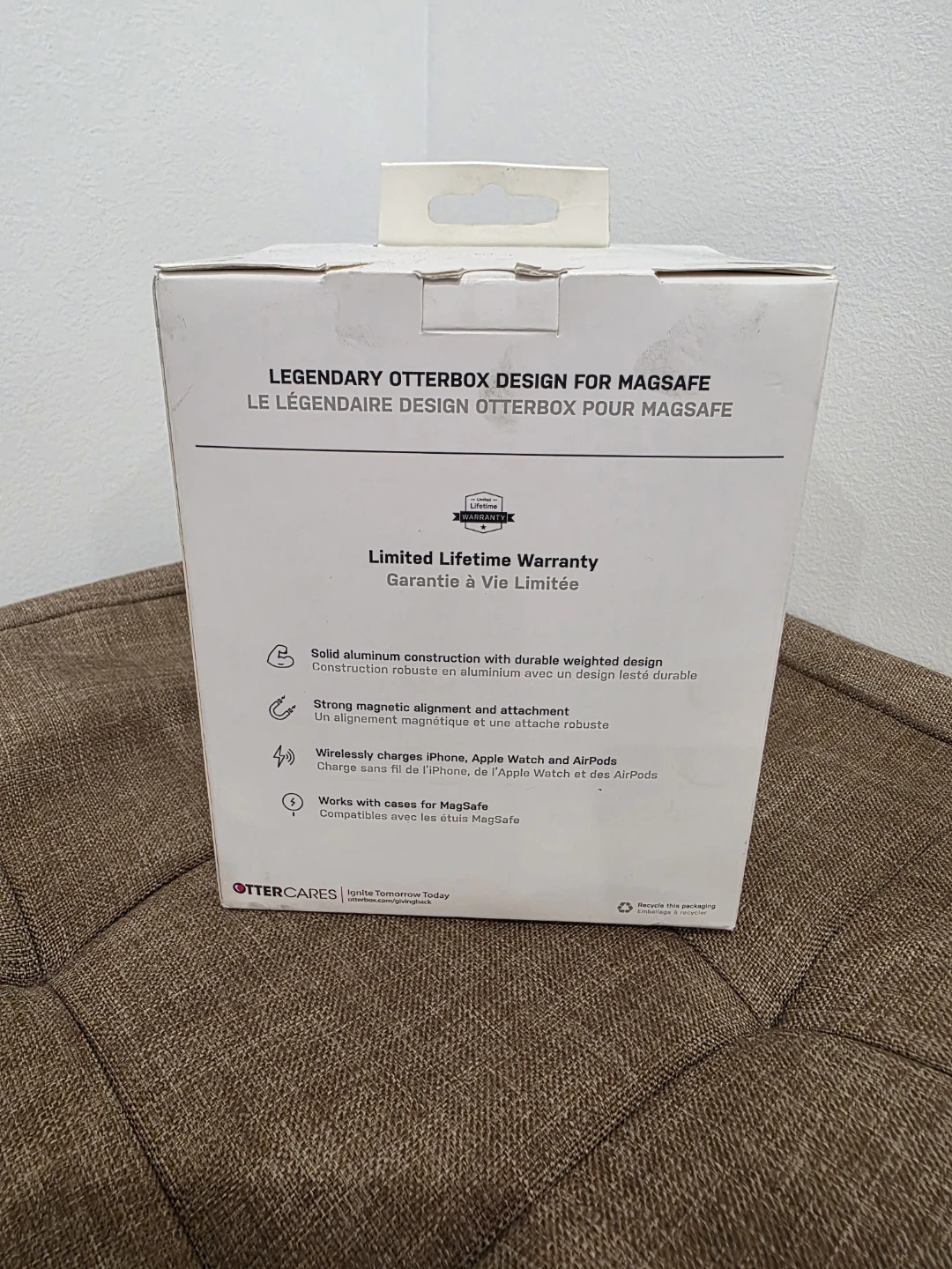 OtterBox 3-in-1 Charging Station with MagSafe - photo 2