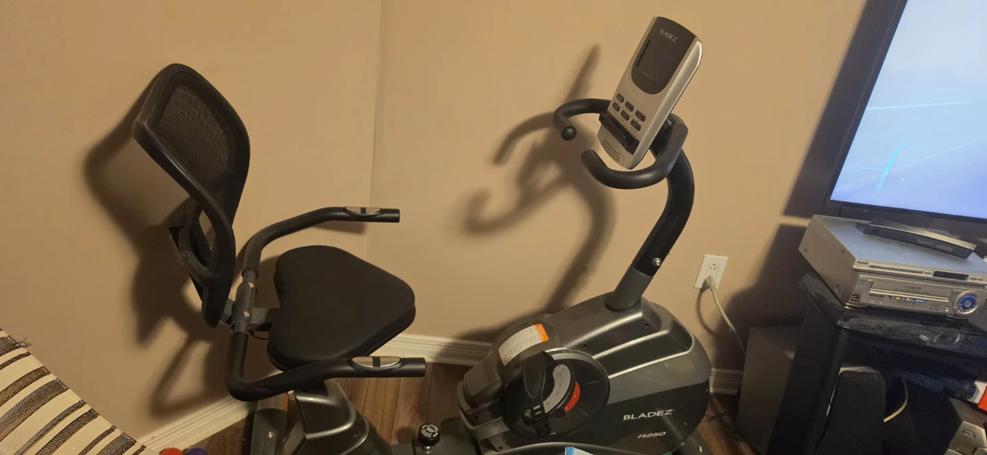 🚴 Bladez Fitness Exercise Bike – Great for Home Workouts! - photo 3