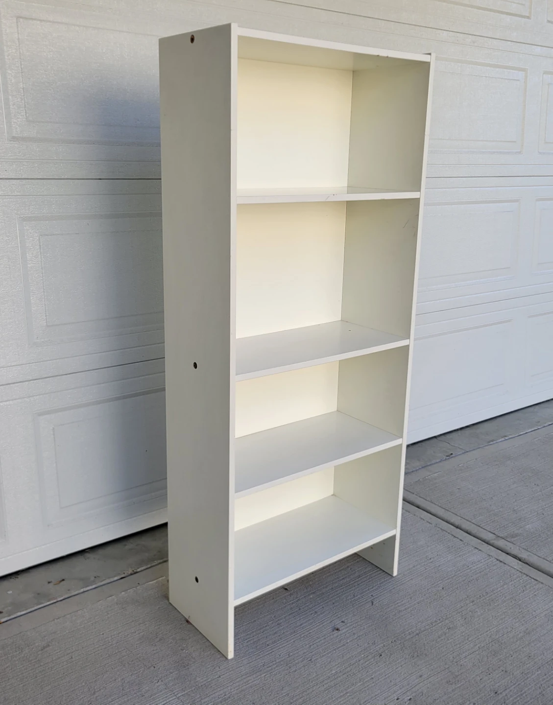 Very Nice White 4-Shelf Bookcase / Bookshelf / Shelving Unit.