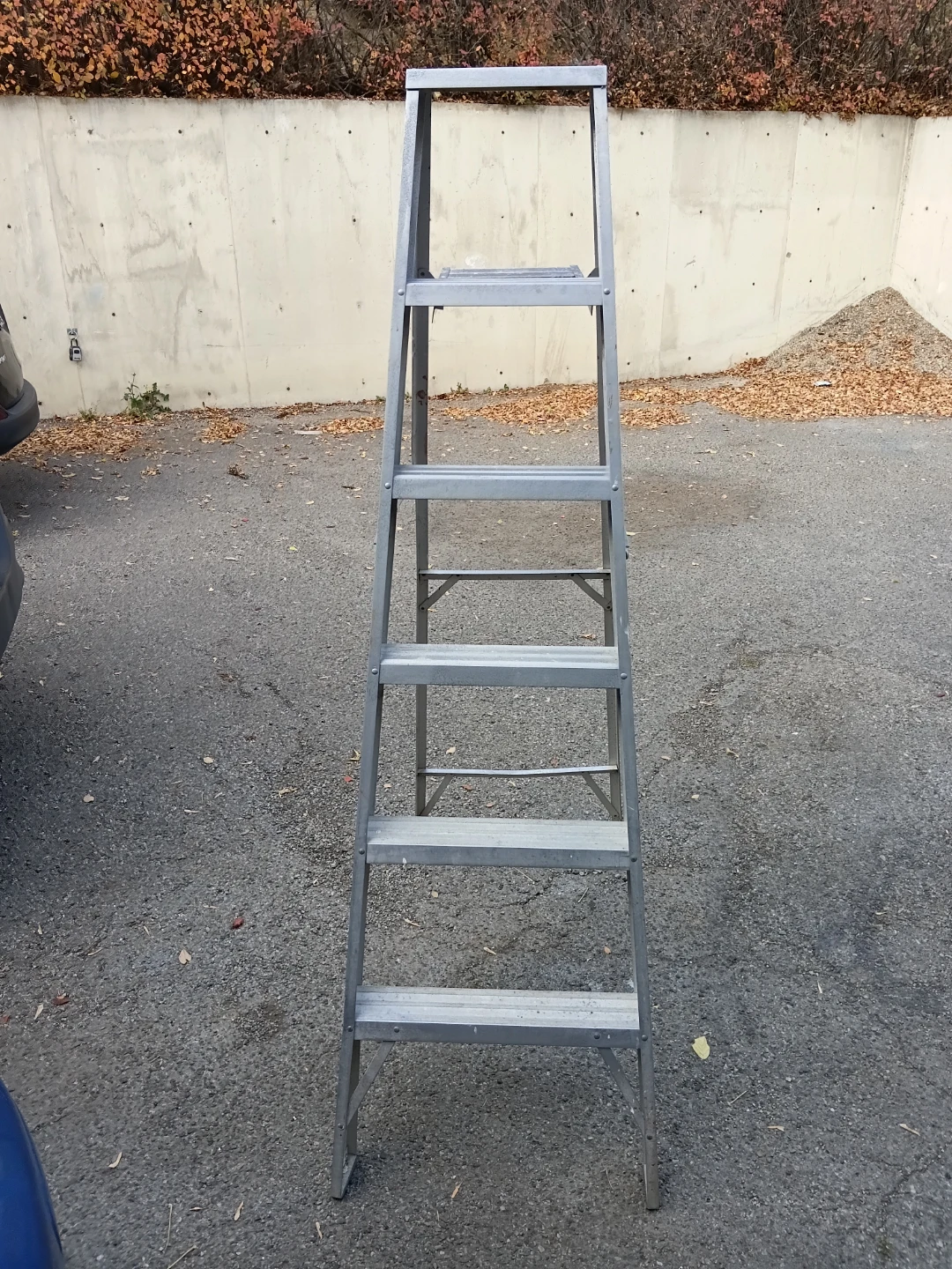 6Ft Aluminum Stepladder - photo 2