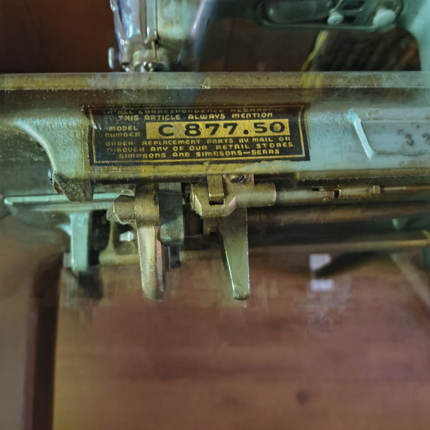 Vintage Simpsons-Sears Sewing Machine C 877.50 - photo 4