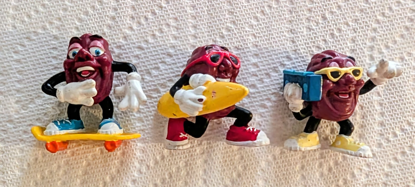 Set of 7 California Raisins Collectible Figures - photo 3