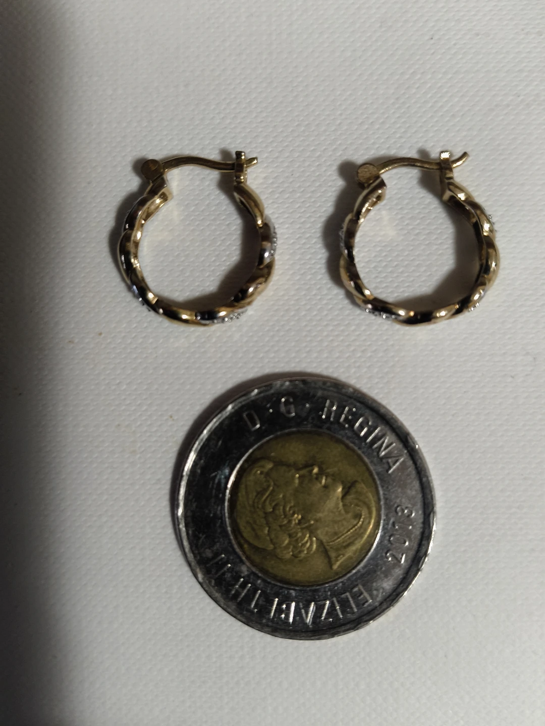 10k gold diamond hoop earrings - photo 2