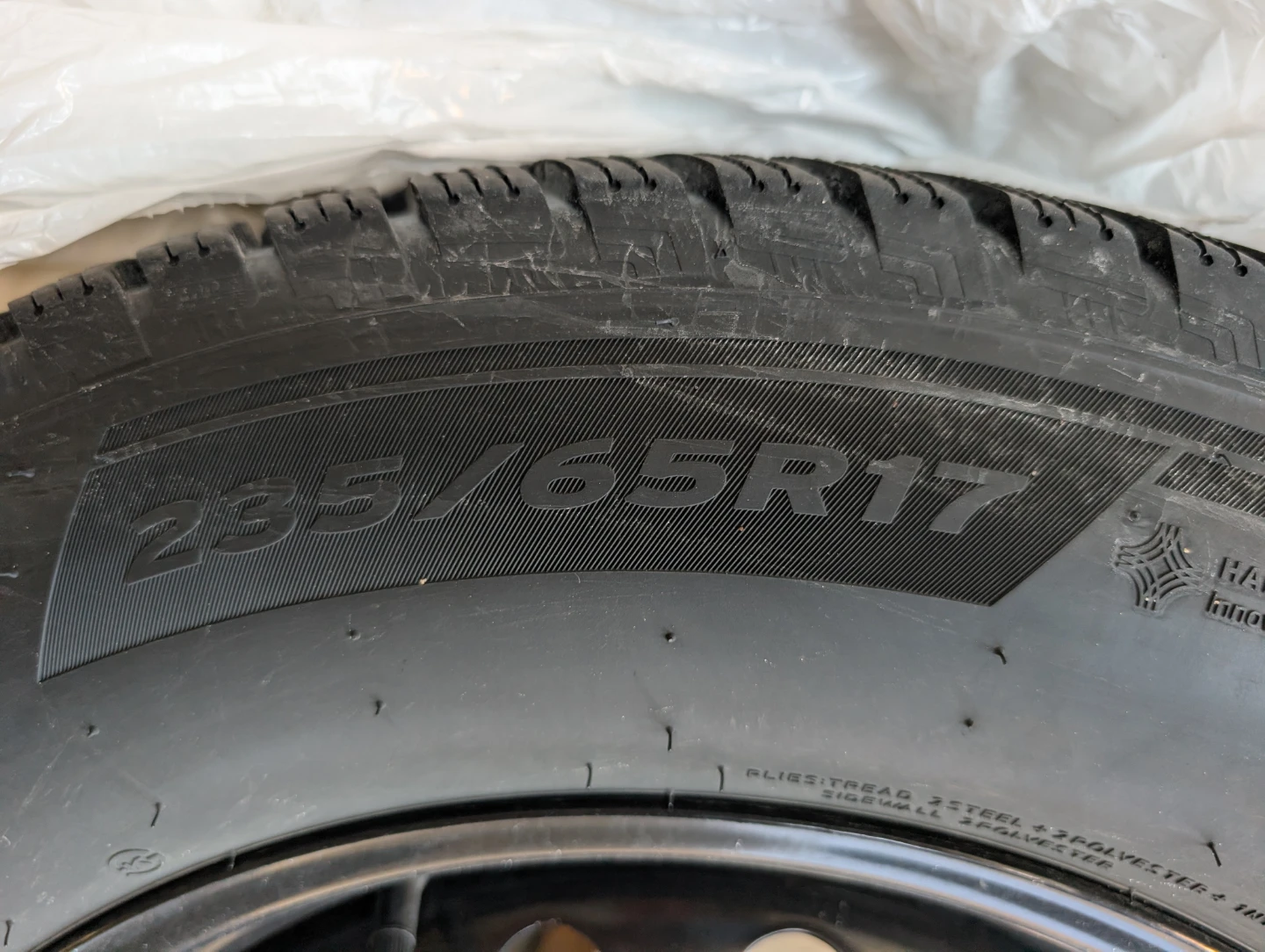Hankook Winter i*cept IZ3 X Tire 235/65R17 104T - photo 5