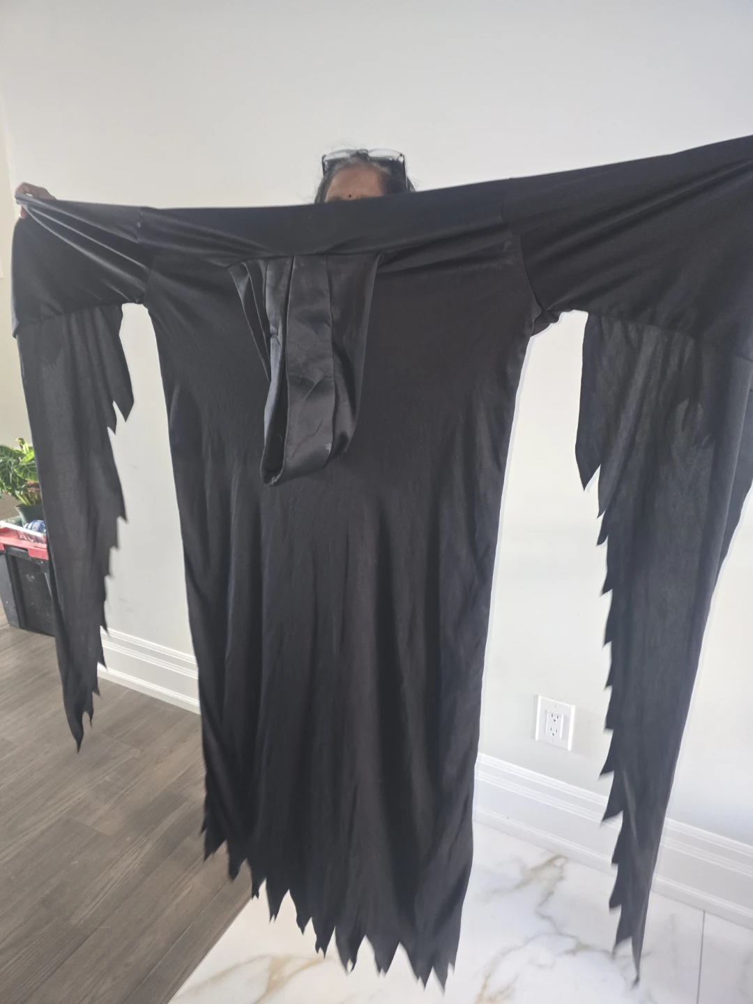 Black hooded grim reaper style Halloween c   costume - photo 3